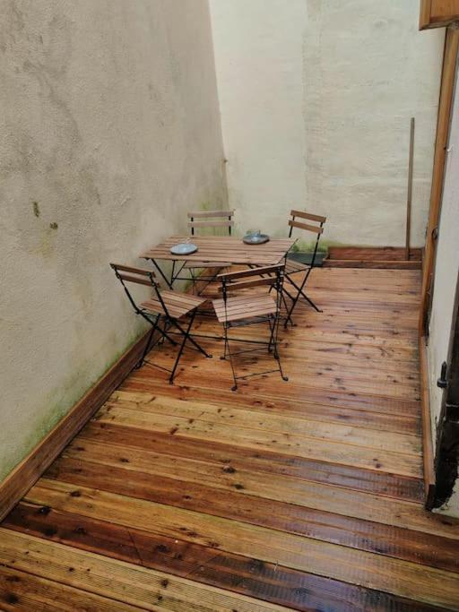 Patio Cosy Apartment Thizy-les-Bourgs ภายนอก รูปภาพ