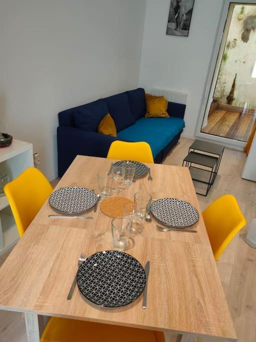Patio Cosy Apartment Thizy-les-Bourgs ภายนอก รูปภาพ