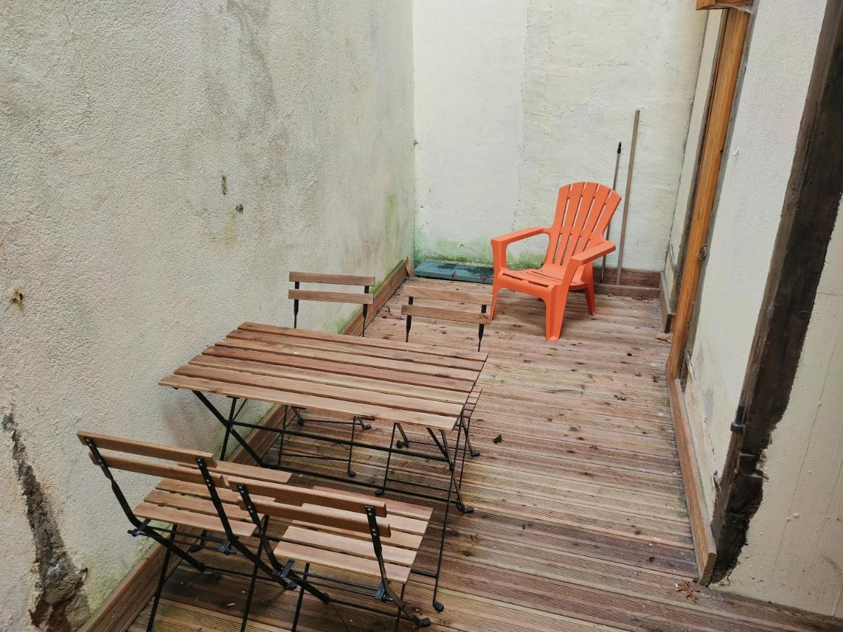 Patio Cosy Apartment Thizy-les-Bourgs ภายนอก รูปภาพ